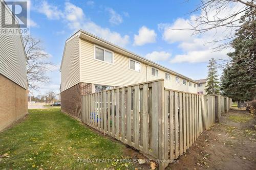 41 Lincoln Court, Brampton, ON - Outdoor With Exterior