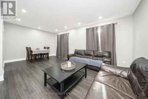 41 Lincoln Court, Brampton, ON - Indoor Photo Showing Living Room