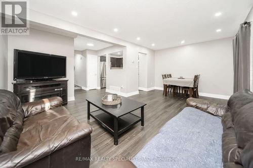 41 Lincoln Court, Brampton, ON - Indoor Photo Showing Living Room