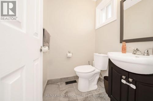 41 Lincoln Court, Brampton, ON - Indoor Photo Showing Bathroom