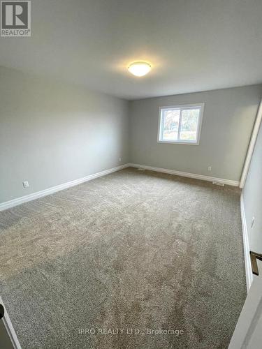 16 Kingsbridge Drive, Amherstburg, ON - Indoor Photo Showing Other Room