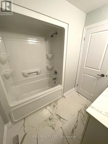 16 Kingsbridge Drive, Amherstburg, ON - Indoor Photo Showing Bathroom