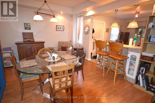 25 Chatham Street, Hamilton, ON - Indoor Photo Showing Dining Room