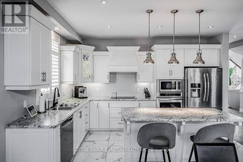 309 Vienna Street, Hamilton, ON - Indoor Photo Showing Kitchen With Stainless Steel Kitchen With Double Sink With Upgraded Kitchen