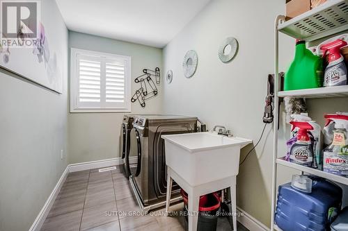 309 Vienna Street, Hamilton, ON - Indoor Photo Showing Laundry Room