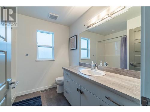 1323 Kinross Place Unit# 127, Kamloops, BC - Indoor Photo Showing Bathroom