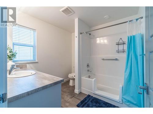 1323 Kinross Place Unit# 127, Kamloops, BC - Indoor Photo Showing Bathroom