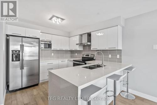 1040 Beaver Valley Crescent, Oshawa (Northglen), ON - Indoor Photo Showing Kitchen With Double Sink With Upgraded Kitchen