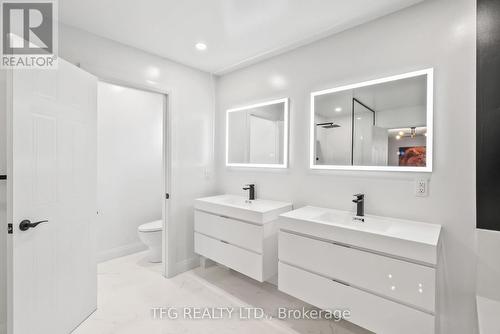 1040 Beaver Valley Crescent, Oshawa (Northglen), ON - Indoor Photo Showing Bathroom