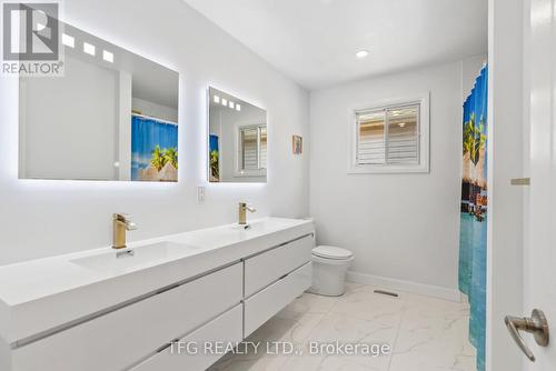 1040 Beaver Valley Crescent, Oshawa (Northglen), ON - Indoor Photo Showing Bathroom