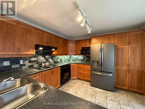 22 Ports Drive, Kawartha Lakes (Bobcaygeon), ON - Indoor Photo Showing Kitchen With Double Sink