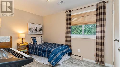 81 Queen Street, Thames Centre (Dorchester), ON - Indoor Photo Showing Bedroom