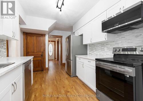 85 Henry Street, St. Catharines (451 - Downtown), ON - Indoor Photo Showing Kitchen