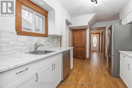 85 Henry Street, St. Catharines (451 - Downtown), ON - Indoor Photo Showing Kitchen With Upgraded Kitchen