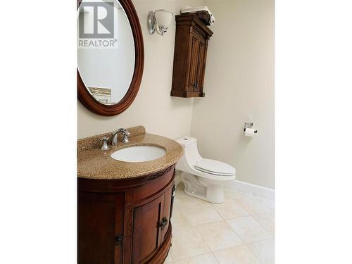 Bathroom - 573 Spruceview Place N, Kelowna, BC - Indoor Photo Showing Bathroom