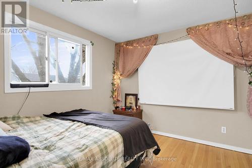 8 Aurora Crescent, Ottawa, ON - Indoor Photo Showing Bedroom