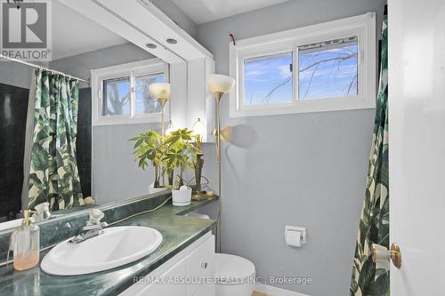 8 Aurora Crescent, Ottawa, ON - Indoor Photo Showing Bathroom