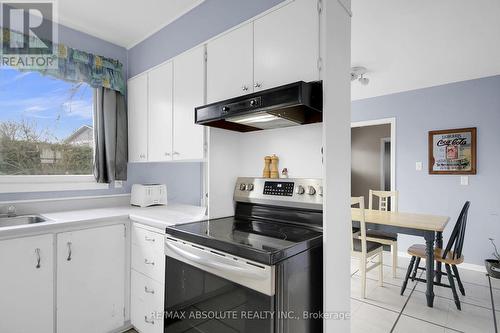 8 Aurora Crescent, Ottawa, ON - Indoor Photo Showing Kitchen