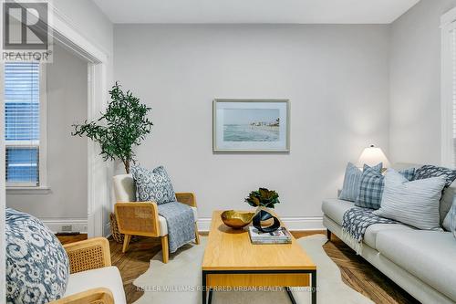 362 Brock Avenue, Toronto, ON - Indoor Photo Showing Living Room