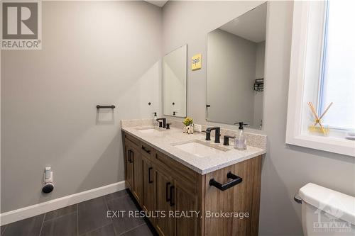 473 Denis Street, Alfred And Plantagenet, ON - Indoor Photo Showing Bathroom