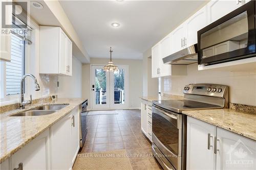 95 Springcreek Crescent, Ottawa, ON - Indoor Photo Showing Kitchen With Double Sink With Upgraded Kitchen