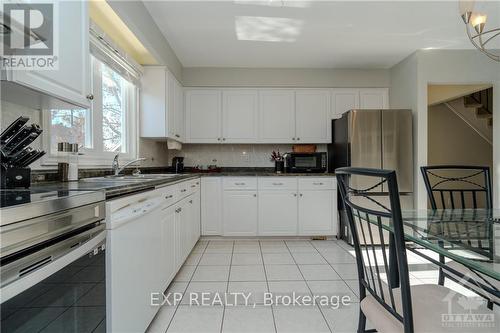 6342 Viseneau Drive, Ottawa, ON - Indoor Photo Showing Kitchen