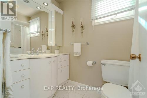 6342 Viseneau Drive, Ottawa, ON - Indoor Photo Showing Bathroom