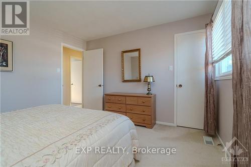 6342 Viseneau Drive, Ottawa, ON - Indoor Photo Showing Bedroom