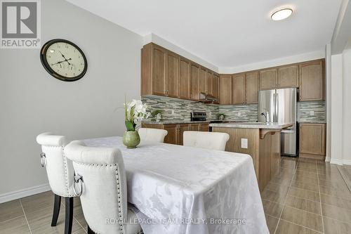 213 Cranesbill Road, Ottawa, ON - Indoor Photo Showing Dining Room