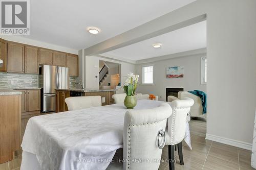 213 Cranesbill Road, Ottawa, ON - Indoor Photo Showing Dining Room