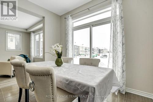 213 Cranesbill Road, Ottawa, ON - Indoor Photo Showing Dining Room