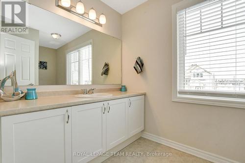 213 Cranesbill Road, Ottawa, ON - Indoor Photo Showing Bathroom