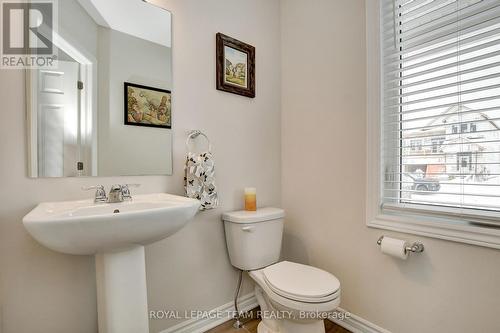 213 Cranesbill Road, Ottawa, ON - Indoor Photo Showing Bathroom