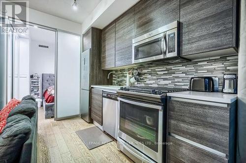 1301 - 111 Bathurst Street, Toronto, ON - Indoor Photo Showing Kitchen With Upgraded Kitchen