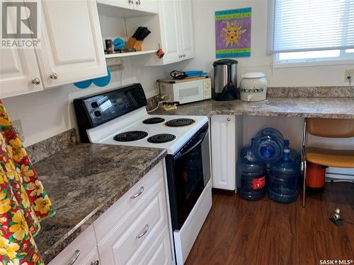 502 Ashland Avenue, Saskatchewan Beach, SK - Indoor Photo Showing Kitchen