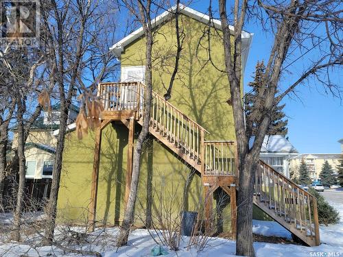 405 Ominica Street W, Moose Jaw, SK - Outdoor