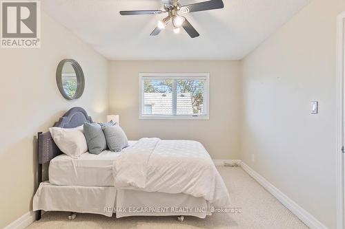 1266 Dexter Crescent, Mississauga, ON - Indoor Photo Showing Bedroom