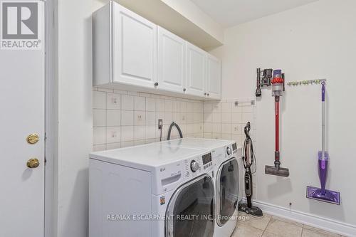 1266 Dexter Crescent, Mississauga, ON - Indoor Photo Showing Laundry Room