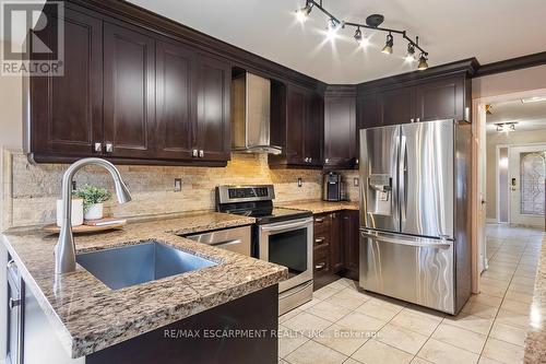 1266 Dexter Crescent, Mississauga, ON - Indoor Photo Showing Kitchen