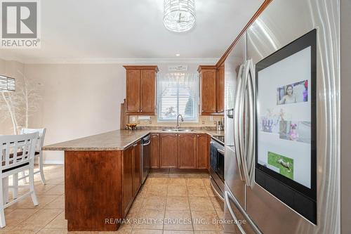 36 Berries Drive, Brampton, ON - Indoor Photo Showing Kitchen