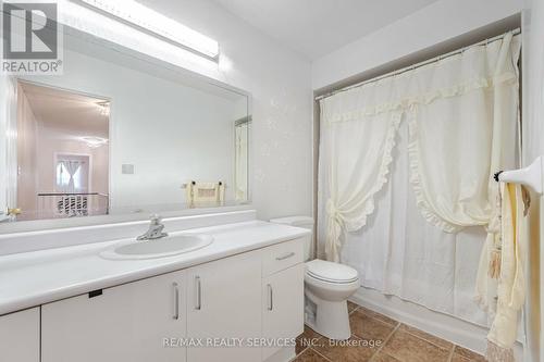 36 Berries Drive, Brampton, ON - Indoor Photo Showing Bathroom