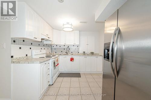 36 Berries Drive, Brampton, ON - Indoor Photo Showing Kitchen