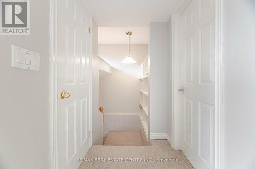 19 Oakwood Avenue N, Mississauga, ON - Indoor Photo Showing Other Room