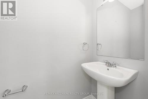 547 Catleaf Row, Ottawa, ON - Indoor Photo Showing Bathroom