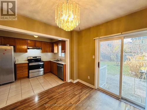 675 Madame Street, Mississauga, ON - Indoor Photo Showing Kitchen With Double Sink