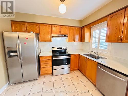 675 Madame Street, Mississauga, ON - Indoor Photo Showing Kitchen With Double Sink