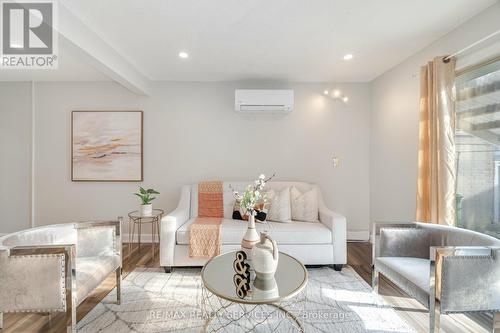 32 Hindquarter Court, Brampton, ON - Indoor Photo Showing Living Room