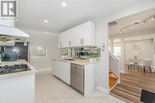 32 Hindquarter Court, Brampton, ON - Indoor Photo Showing Kitchen