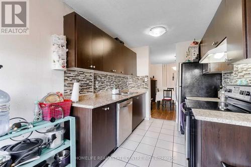 1210 - 21 Knightsbridge Road, Brampton, ON - Indoor Photo Showing Kitchen