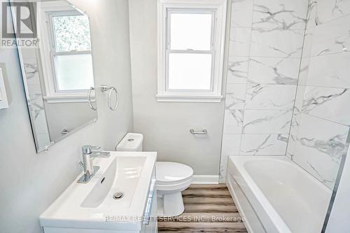 124 Mcmurchy Avenue S, Brampton, ON - Indoor Photo Showing Bathroom